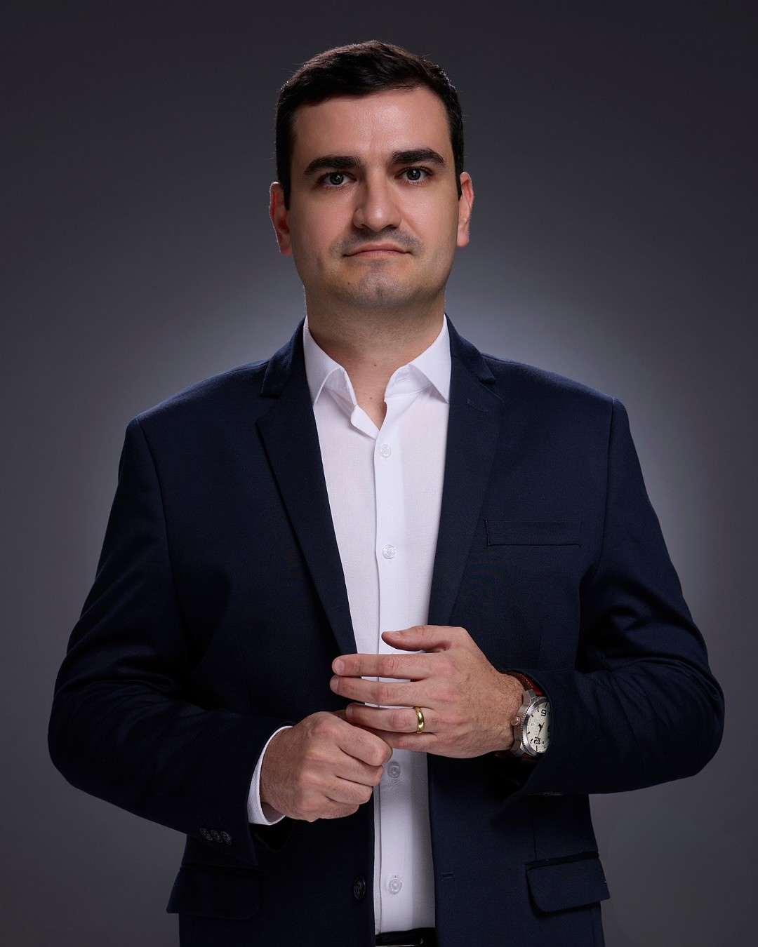 Dr. Claudinel Mágio Júnior — Cirurgião Vascular